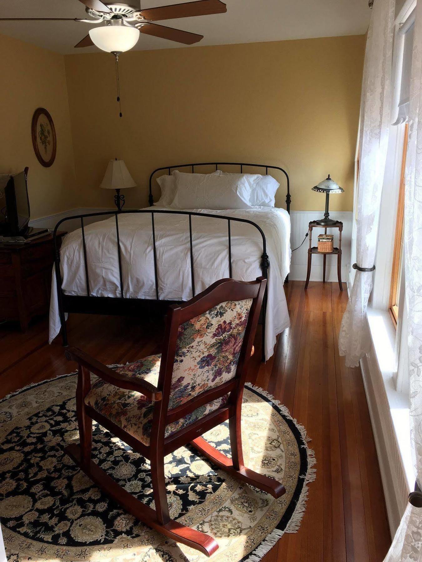 Attwood House Bed And Breakfast Near Manhattan, Ks Randolph Bagian luar foto